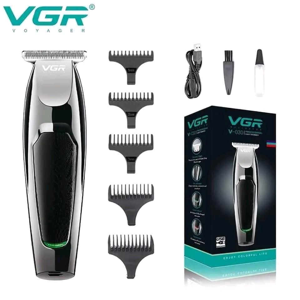 ماكينة حلاقة VGR 030 بتجمع بين التصميم الأنيق والأداء القوي.